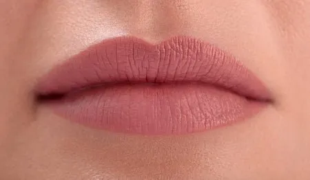 PAESE THE KISS LIPS SET - Liquid Lipstick & Lip Liner - 02 Nude Coral